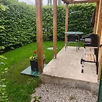 V Kralovskem Udoli S Predzahradkou Apartman